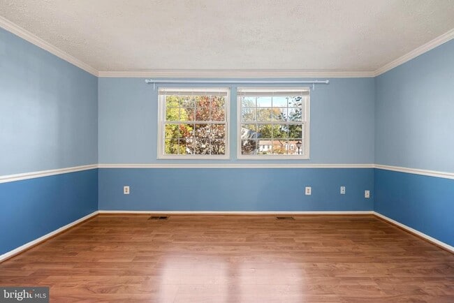 Building Photo - 8439 Lazy Creek Ct