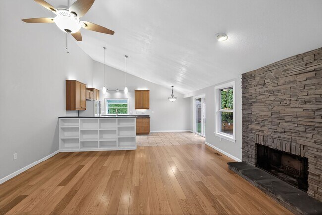 Building Photo - 12055 SW Morlock Ct