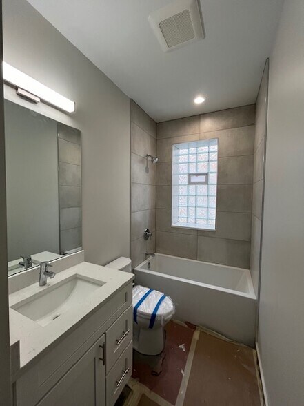 Building Photo - 1250 W Eddy St