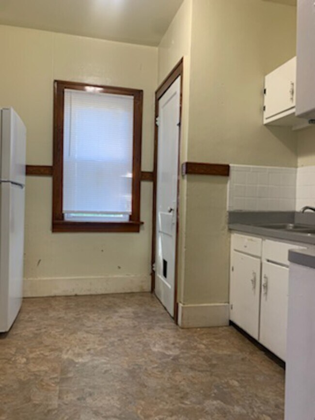 Building Photo - 1217 N Adams