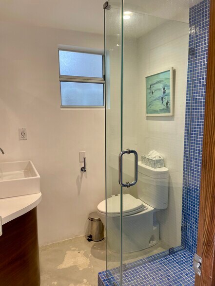 Bathroom sink - 3949 Cumberland Ave