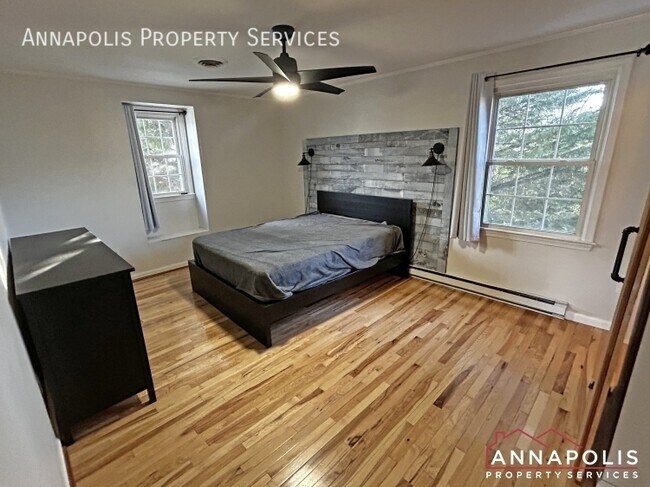 Building Photo - 1011 Hyde Park Dr