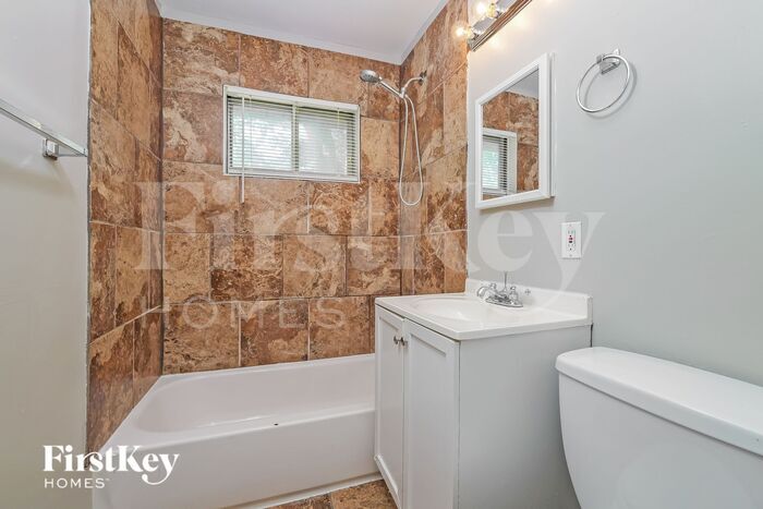 Building Photo - 5816 Lane Ave