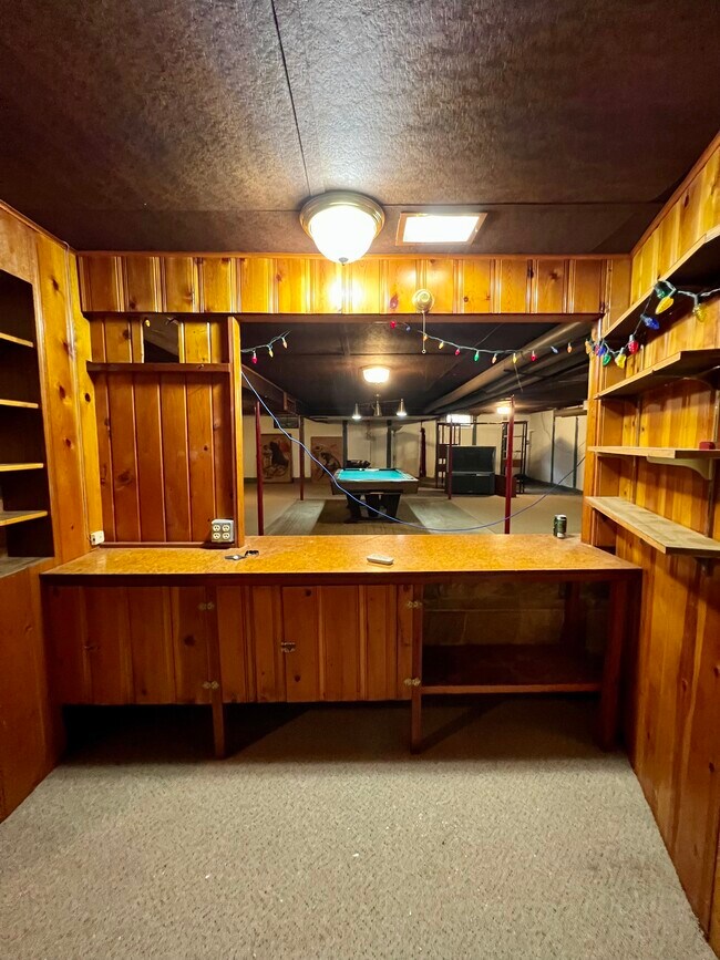 Building Photo - 200 E Glendora Dr