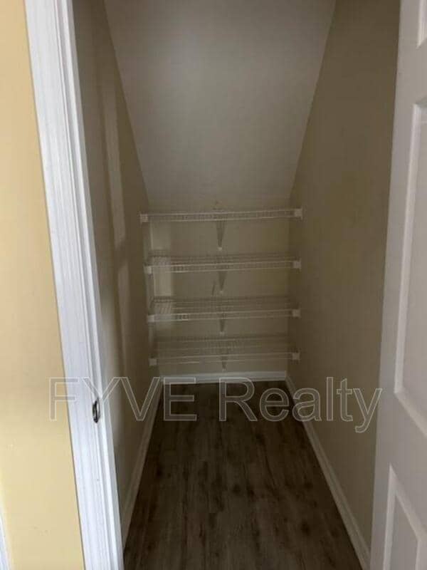 Building Photo - 2426 Middlebrook Ridge Ln