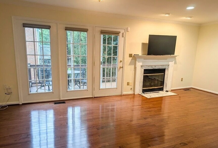 Building Photo - 11908 Matthews Ct