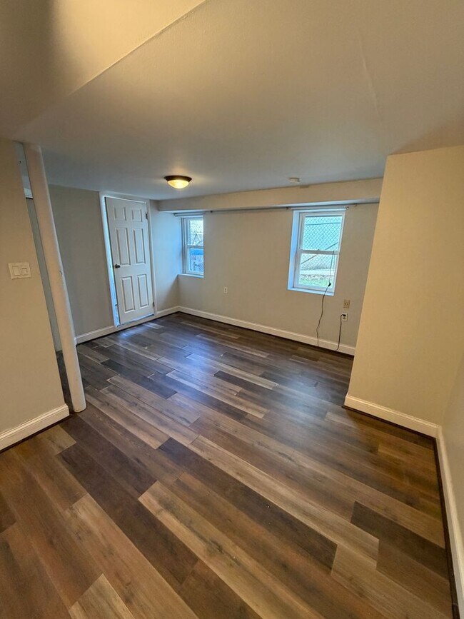 Building Photo - 35 Benjamin Franklin Hwy