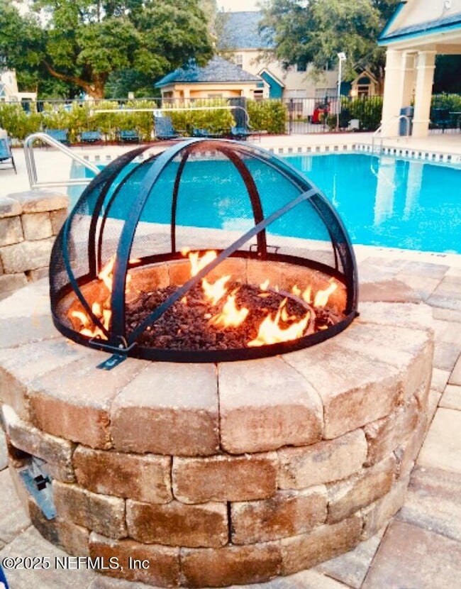 Building Photo - 13703 Richmond Park Dr N