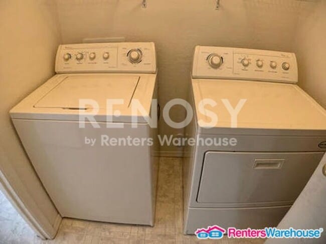 Building Photo - Ideal 3 Br 2 Ba 2 Cg Home Near Loop 303 & Greenway in Surprise!