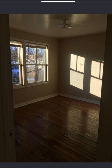 Building Photo - 309 Lake St