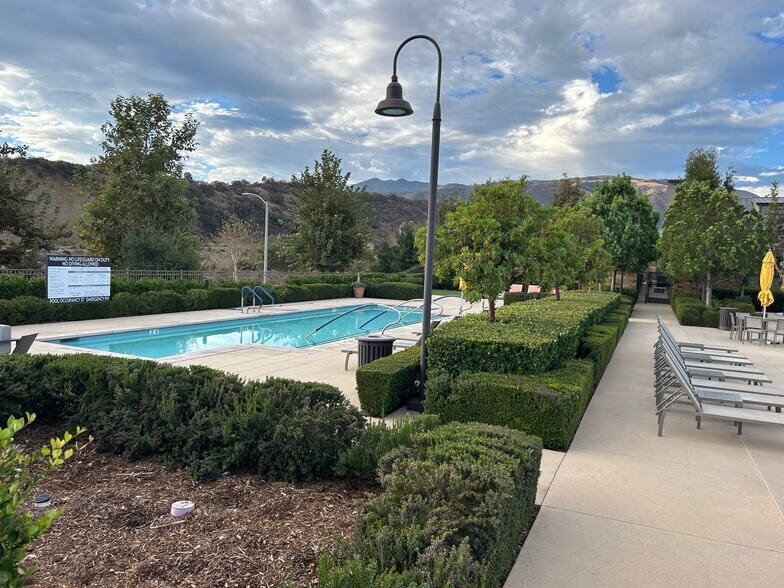 Building Photo - 4167 Horvath St