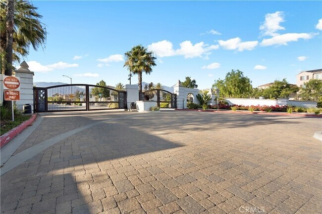 Building Photo - 839 Cranberry Way