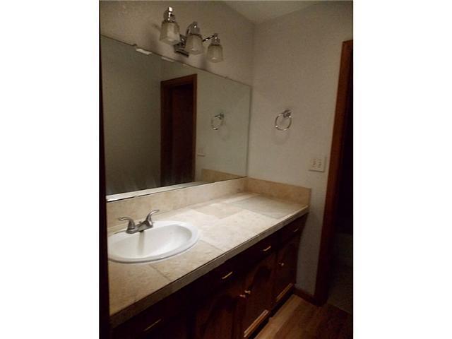 Building Photo - 504 E University Ave