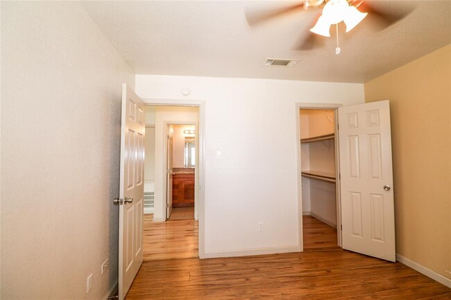 Building Photo - 12635 Ashford Meadow Dr