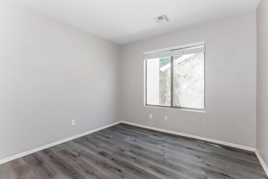 Building Photo - 4148 E Stratford Pl
