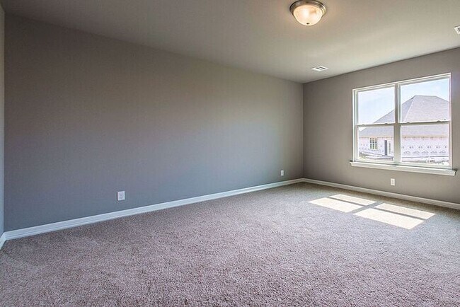 Building Photo - Gorgeous 4/3.5/3 Luxury Home