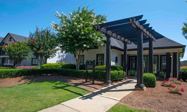Building Photo - The Madison Apartments and Townhomes