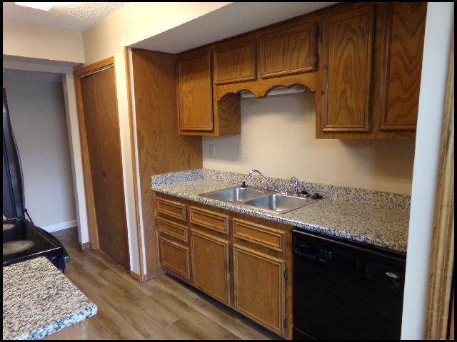 Building Photo - 39 Oak Forest Loop