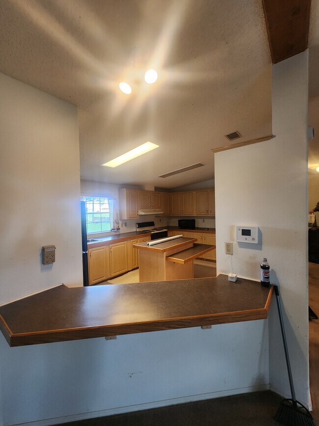 Building Photo - 5924 Vanco Dr