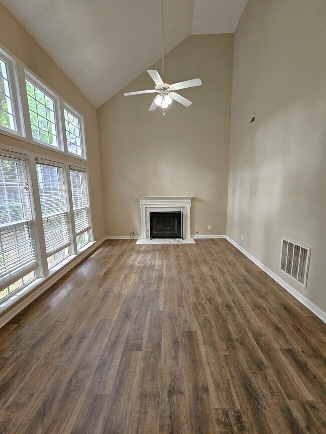 Building Photo - 40 N Orchard Farms Ave