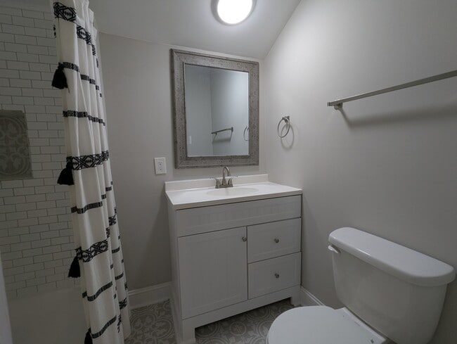 Building Photo - 427 Mildred Ave