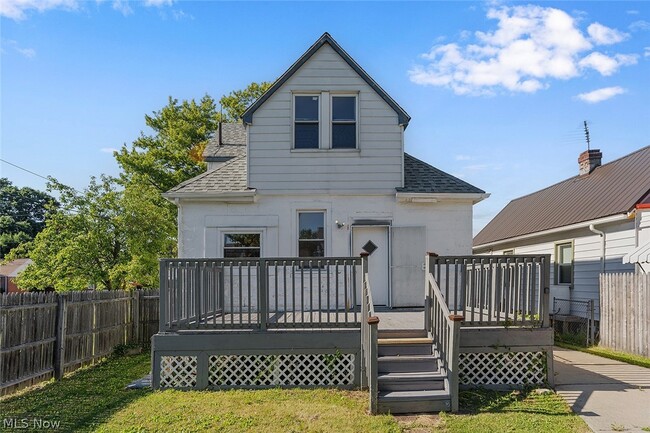 Building Photo - 20400 Fuller Ave