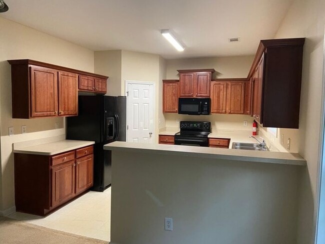 Building Photo - 4BR Home w/ Fireplace + 2-Car Garage in Snellville