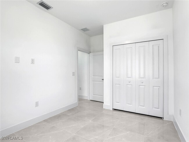 Building Photo - 2811 Cerito Ave N