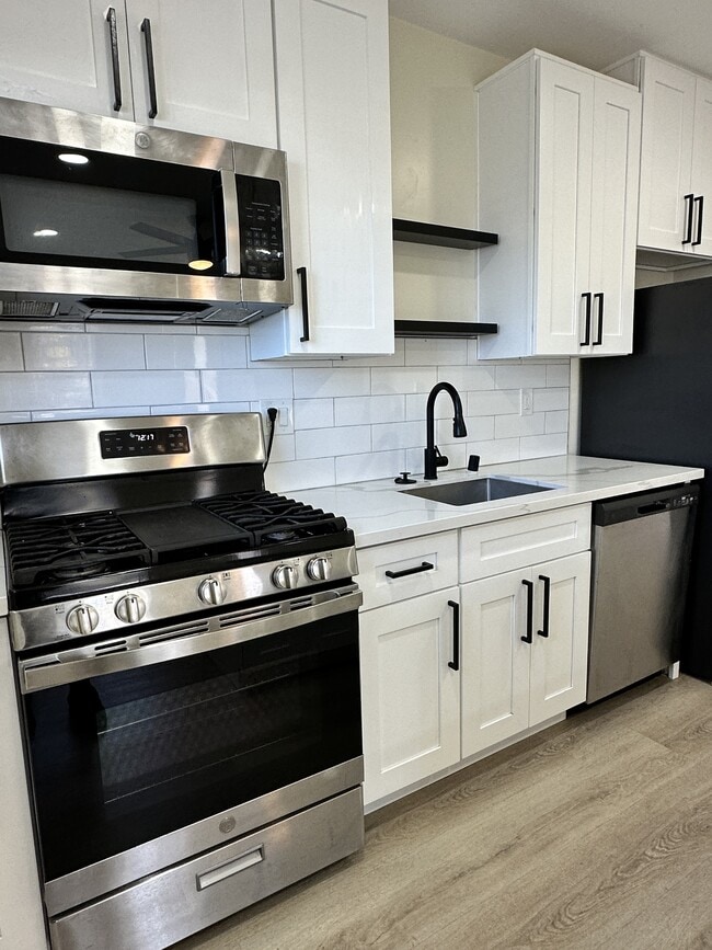 Building Photo - 4311 Dwight St