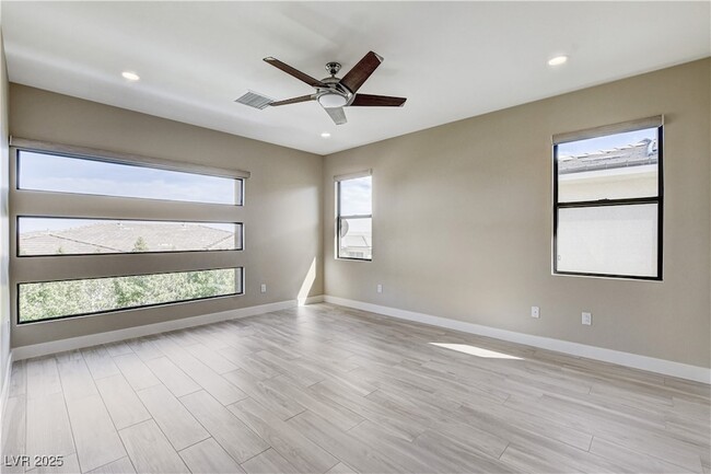 Building Photo - 64 Grey Feather Dr