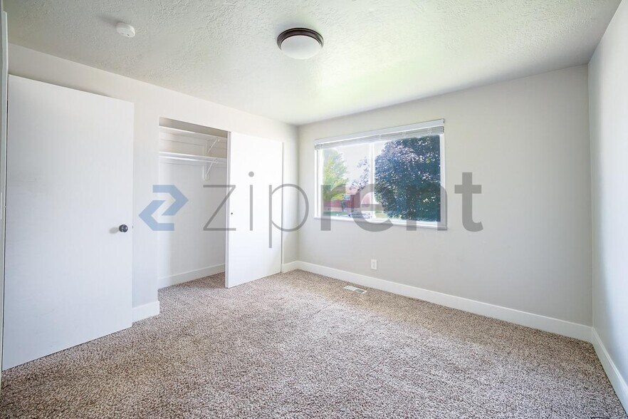 Building Photo - Unit Unit A