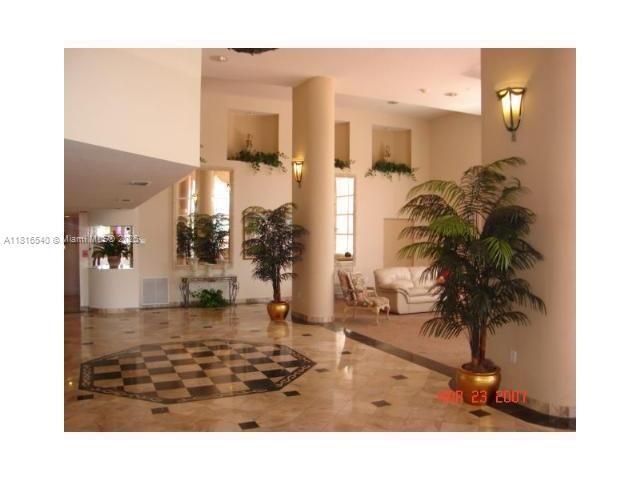 Building Photo - 17275 Collins Ave
