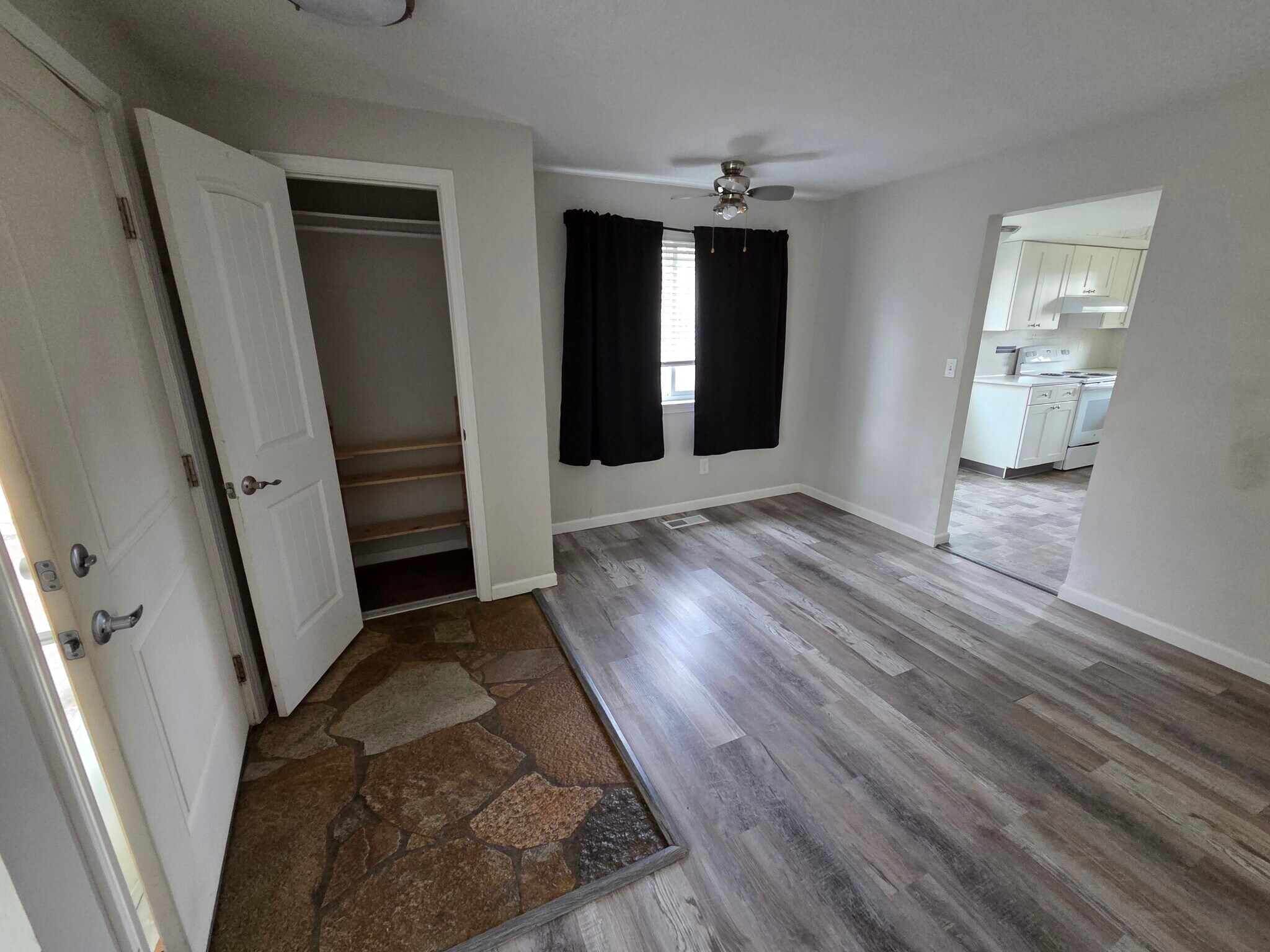 Building Photo - 10905 Vickery Ave E