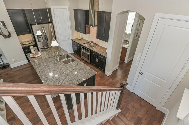Building Photo - 11023 Acorn Falls Dr