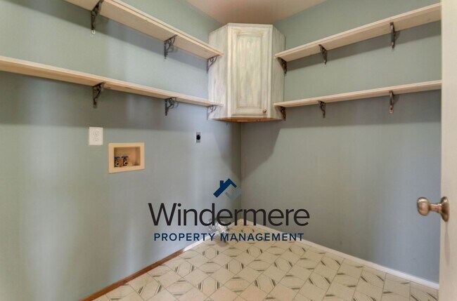 Building Photo - 3 Bedroom 2 Bath + Bonus Room Home with Stunning Water Views in Admirals Cove