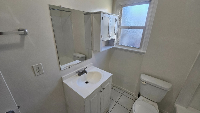 Building Photo - 915 S Ardmore Ave