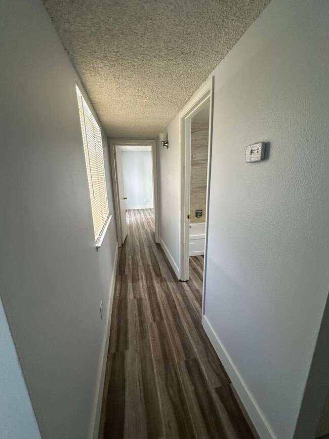 Building Photo - 2601 El Goya Dr