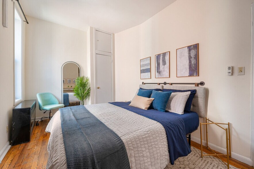 Building Photo - 1762 2nd Ave