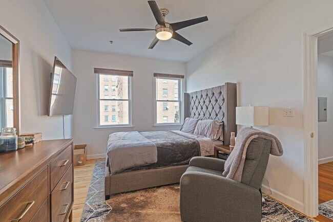 Building Photo - 620 38th St