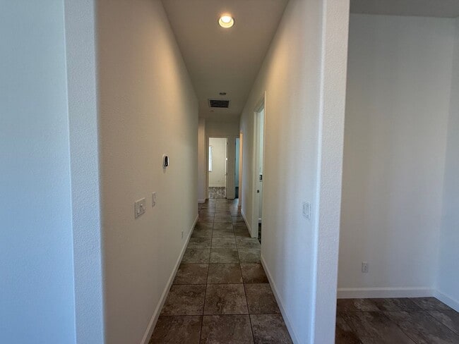 Building Photo - Lake front single story home in gated community!