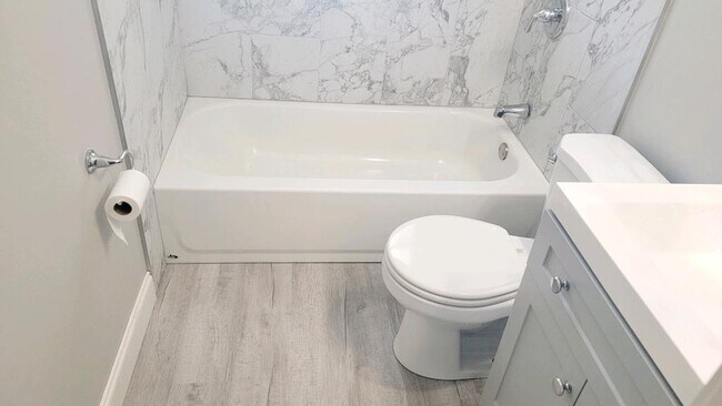 Bathroom with tub - 5512 11th Ave S