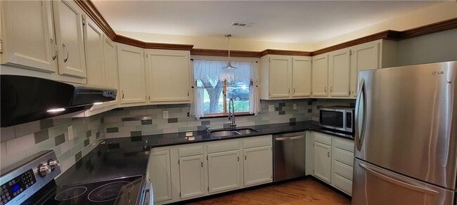 Building Photo - 5210 Fairlake Ln