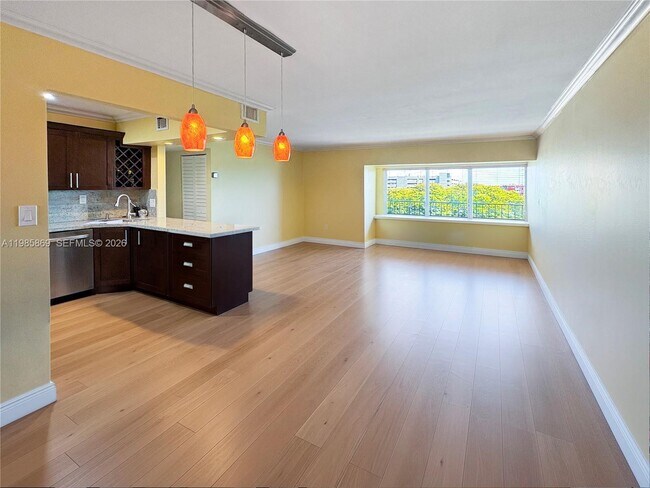 Building Photo - 4525 W 20th Ave