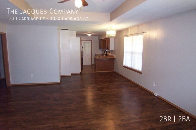 Building Photo - 1330 Carriage Ct