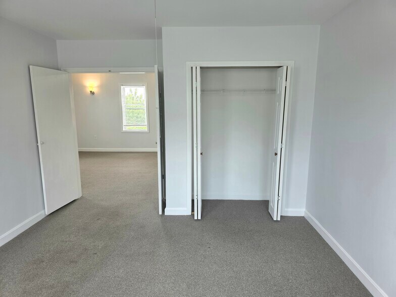 Building Photo - 503 South St