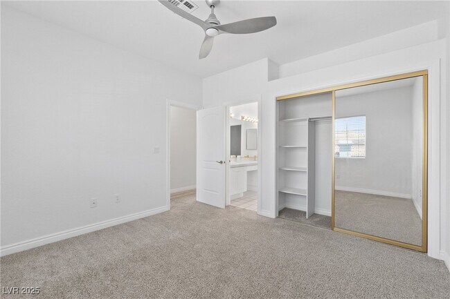 Building Photo - 3004 Sun Lake Dr