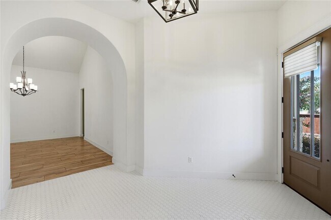 Building Photo - 70 Santa Maria St