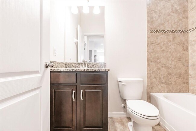 Building Photo - 3215 Oriole Dr