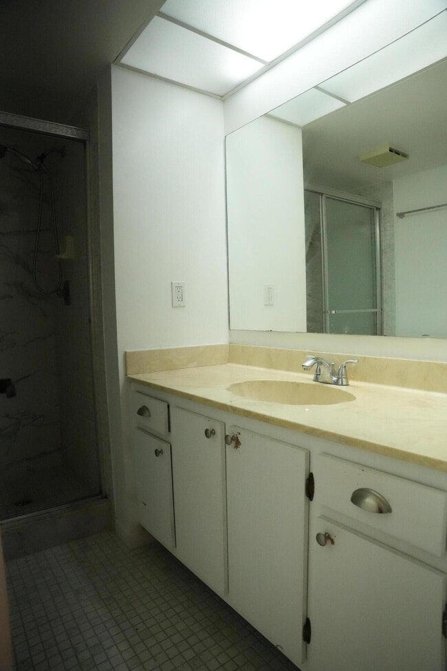 Building Photo - 4640 Lucerne Lakes Blvd W