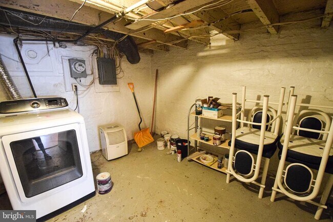 Building Photo - 3606 Hudson St